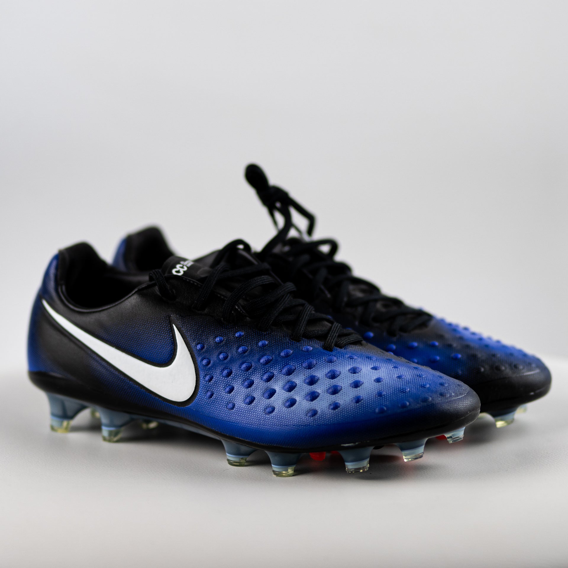 NIKE 容赦 Magista Opus FG 27cm