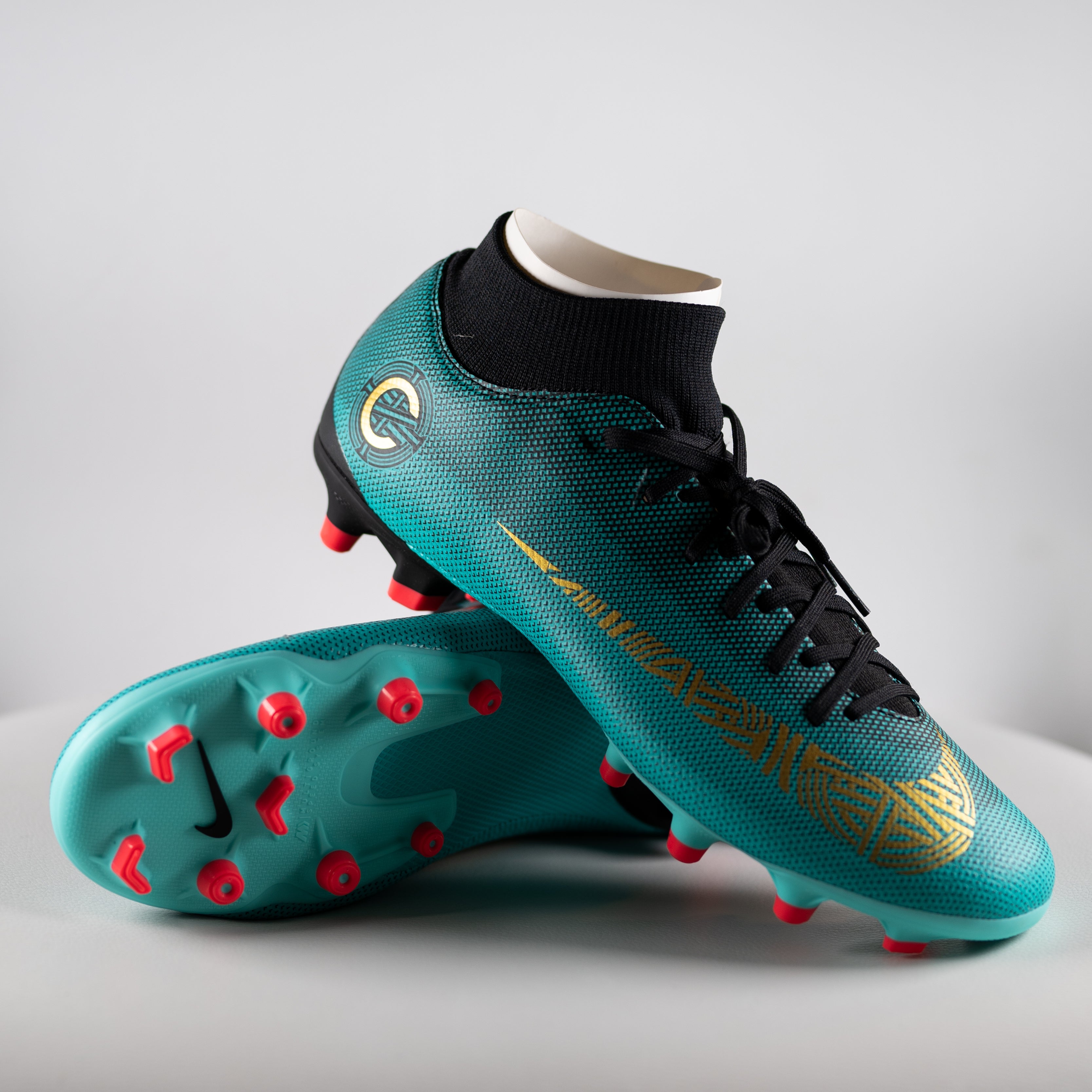 Nike cr7 superfly 6 academy deals