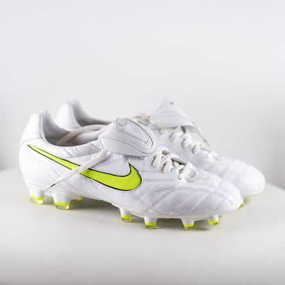 nike cleats women's