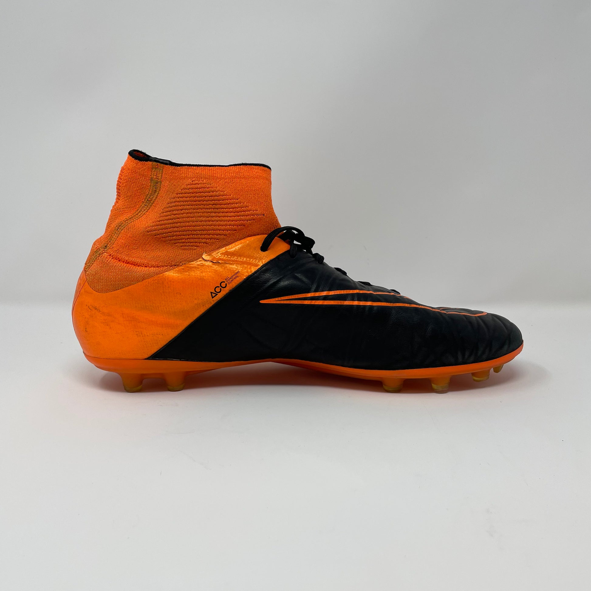 Nike hypervenom sales phantom 2 black