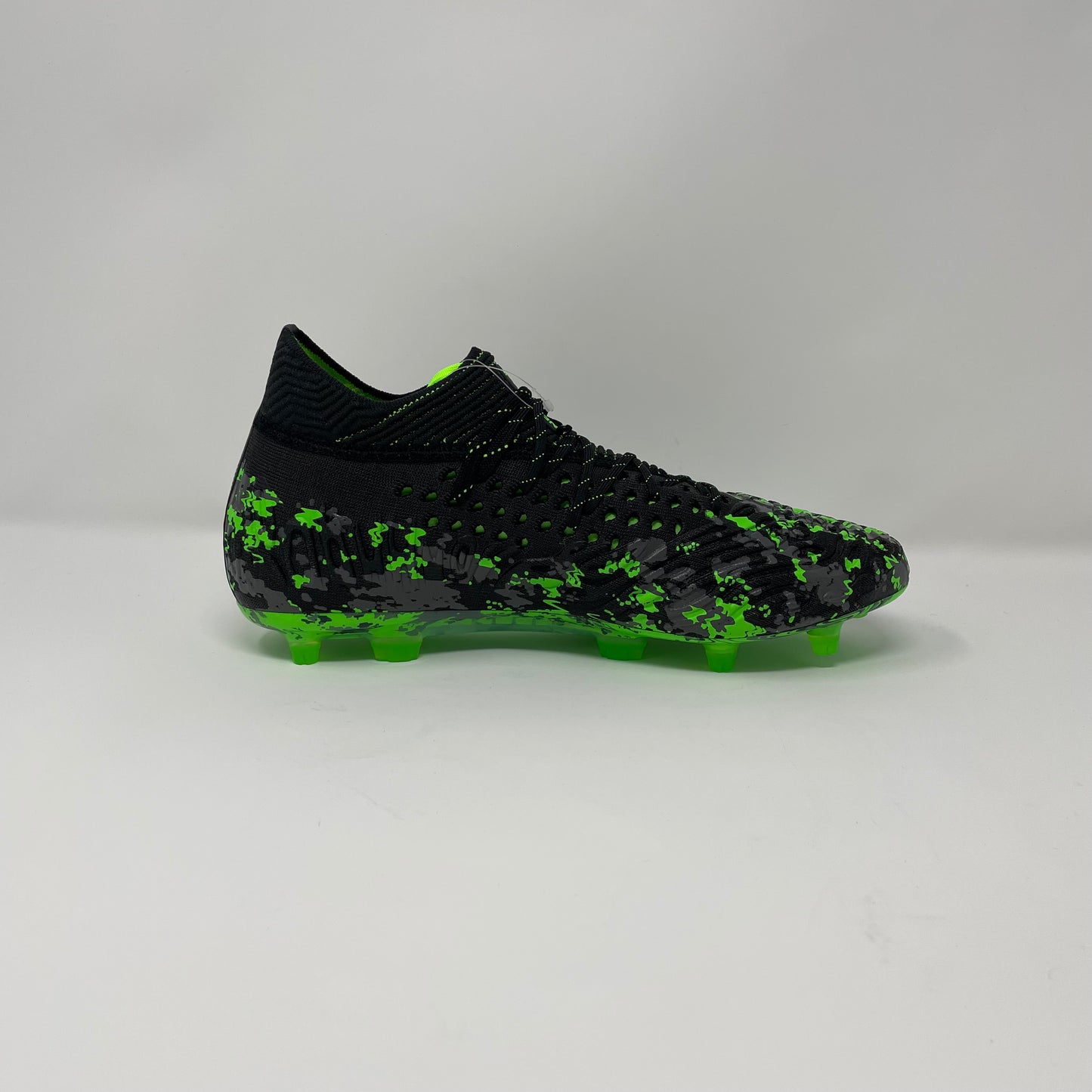 Puma future 19.1 black and outlet green